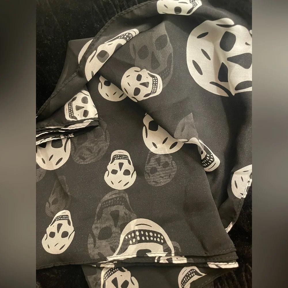 SHEER SKULLS ☠️ | Black & White Skull Print | Scarf (Brand New!) 💕✨ - Picture 9 of 12
